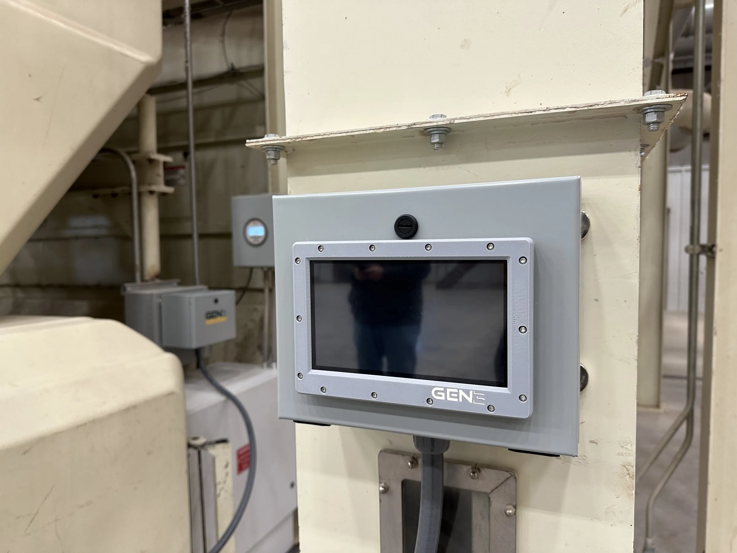 The Gen 3 operator touchscreen mounted at a gin stand